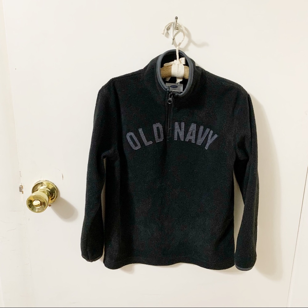 5/$25 Old Navy kids boys black Fleece Pullover size small 6-7